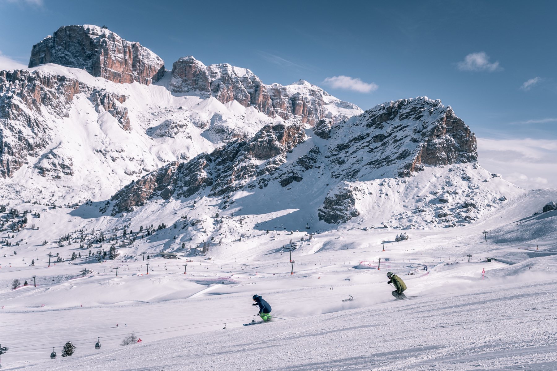 Skiing a stretch of the Sellaronda into Val di Fassa